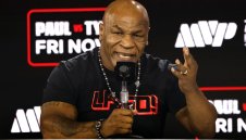 Битка на великите "динозаври": Майк Тайсън срещу Флойд Мейуедър