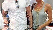 Бекъм наема райски остров за сватбен юбилей