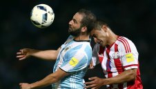 Аржентина без Игуаин в решителните световни квалификации