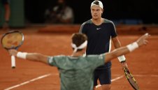 Рууд подчини Руне в скандинавския сблъсък на Ролан Гарос