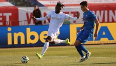 Роналдо и Бербатов дърпат Коялипу напред 