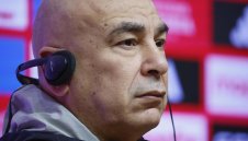 Селекционерът на Египет припадна след бой между настоящата и бившата му жена