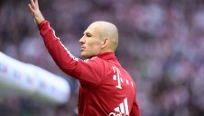 Краят на една ера! Ариен Робен окачи бутонките