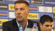 Кръстаич готви нова изненадваща повиквателна