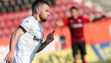 Славия открадна точка от Локо София и мечтае за Европа