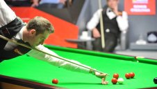 Селби се задъхва, но тича в темпото на Ракетата