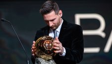 С гласовете само от Европа и Азия: Ван Дайк бие Меси с разлика