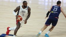 Признание! ЛеБрон Джеймс ще носи американския флаг в Париж