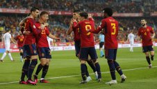 Ливърпул цака Барса за Олмо