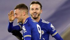 На върха! Лестър удари слаб Челси с 2:0