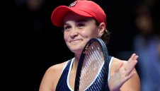 Барти детронира Свитолина и спечели титлата на финалите на WTA