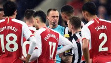 Нюкасъл повали Арсенал в дърводелска битка