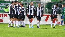 Златна кокошка: "Смърфовете" чакат пачки от Диниш