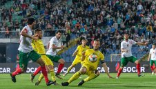 Голям скандал! УЕФА разследва България заради "Убий шиптъра"