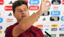 Селекционер Поч намигна на Тотнъм и Леви