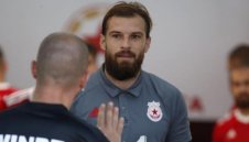 Екшън в Пловдив: Камъни по играч на ЦСКА