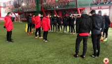 Заради големия студ и сняг: ЦСКА тренира на закрито в зала