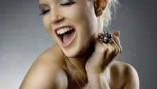 Ледена кралица излекува раните на Макси Лопес