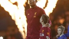 Ван Дайк е късметлия, защото не игра срещу Дрогба, Анри, Шиърър и Руни