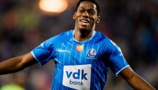 Арсенал вече мисли за бъдещето без Обамеянг, впери поглед в канадска сензация