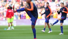 Джери Мина плащал покупките на Меси и Суарес