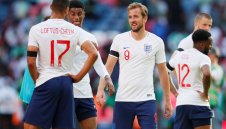 Англичаните тренират дузпи