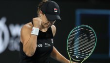 Барти спечели титлата в Аделаида