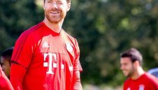 Разследват и Чаби Алонсо за укриване на данъци