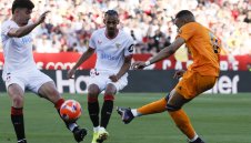 Реал се измъчи с 9 от Севиля