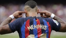 Нюкасъл набеляза нападател на Барса