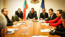 Скандалът продължава: Министър Василев уволнява шефовете на тотото