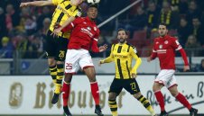 Скучен Дортмунд се спъна в Майнц и гледа Байерн с телескоп + ВИДЕО