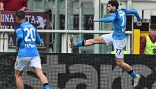 Наполи удвоява заплатата на Кварадона