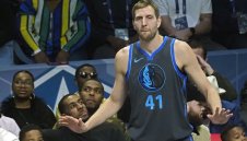 Далас вади от употреба номера на Дирк Новицки