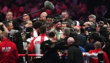 "Циганския крал" отново го направи: Тайсън Фюри за трети път смаза от бой Дерек Чисора