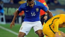 ПСЖ ще се опита да отмъкне Алекс Сандро