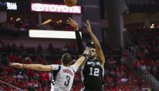 Сан Антонио прегази Хюстън и излиза срещу Уориърс