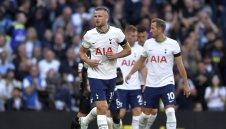 Защитник на Тотнъм с удар по Арсенал: Заби бившата на Алексис Санчес + СНИМКИ