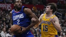 Лапата избухна с трипъл-дабър и Клипърс взе дербито ва Ел Ей