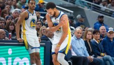 Контузия в рамото на Стеф Къри стресна Голдън Стейт