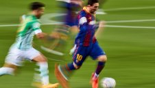 Шоу на Меси за важна победа на Барса