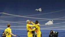 Дембеле ще остане в Барса