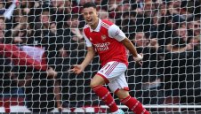 Арсенал ще трябва да утрои заплатата на Мартинели