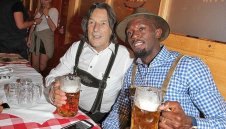 Болт посвети златния си медал на бившия лекар на Байерн