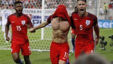 Лалана носи драматичен успех на Англия