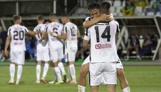 Сладки дузпи и за Локо! "Смърфовете" биха шута на Словачко