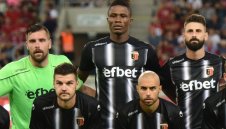 Страсбург трепери: Дадоха еднодневна виза на Езе