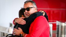 "Испанецът" Ясен видя Левски и се срещна с Боби Цонев + СНИМКА