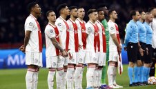 Байерн сменя Левандовски с дългуч от Аякс