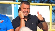 Божинов: Горе главата, Левски! Има и такива звучни шамари